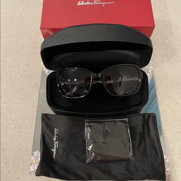 Salvatore Ferragamo Sunglasses AUTHENTIC main image 7